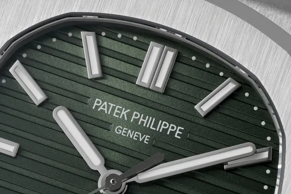 DDF Nautilus 5711/1A, olive green dial, dial close-up