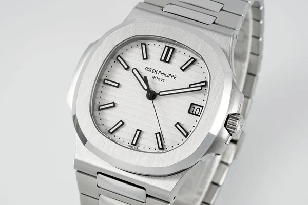 DDF Nautilus 5711/1A, white dial, dial, angled