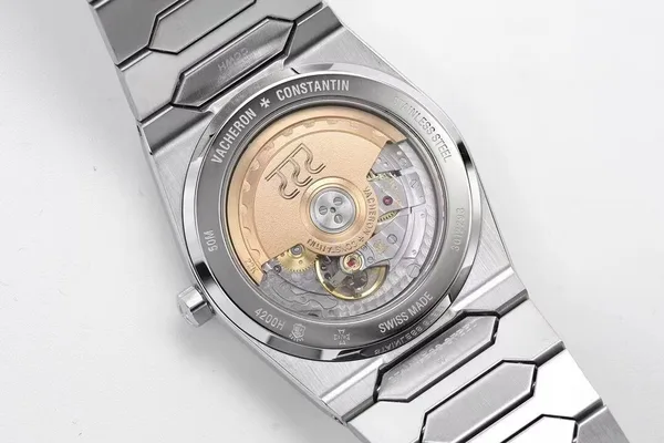 PPF Historiques 222 4200H, movement through the caseback