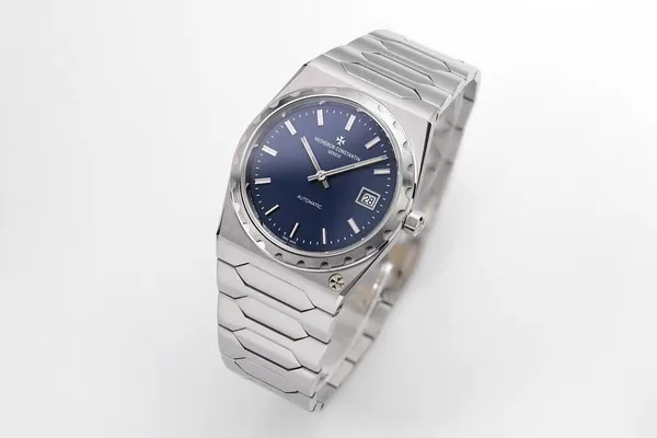PPF Historiques 222 4200H, blue dial, steel case and bracelet, angled view