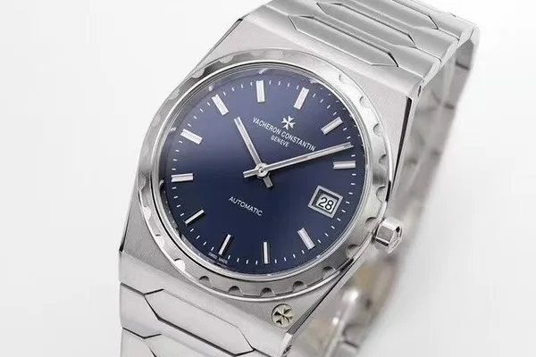PPF Historiques 222 4200H, blue dial, steel case and bracelet, close angled view