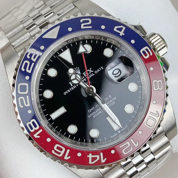 Rich Factory GMT-Master II 126710BLRO Pepsi, jubilee-style bracelet, dial close-up