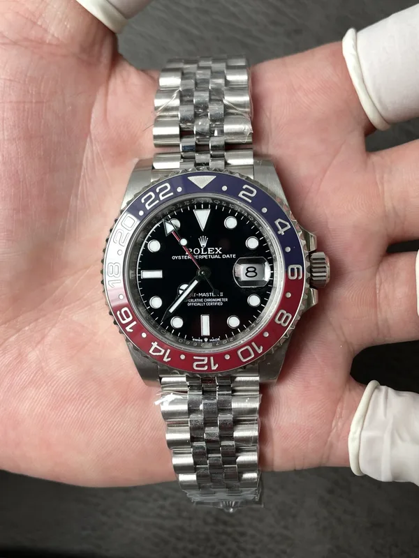 Rich Factory GMT-Master II 126710BLRO Pepsi, jubilee-style bracelet, dial, angled