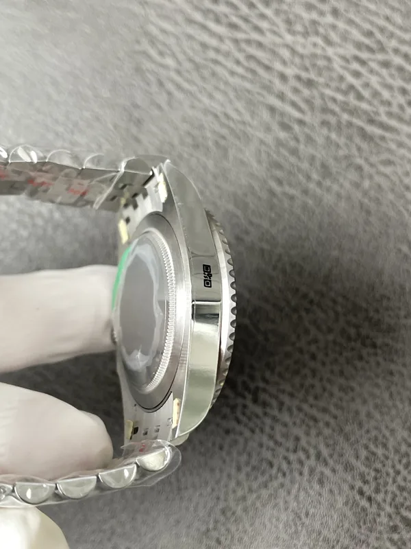 Rich Factory GMT-Master II 126710BLRO Pepsi, jubilee-style bracelet, case profile, left side