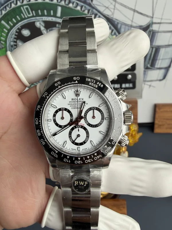 RW Factory Daytona 126500LN Panda, white dial, dial, angled