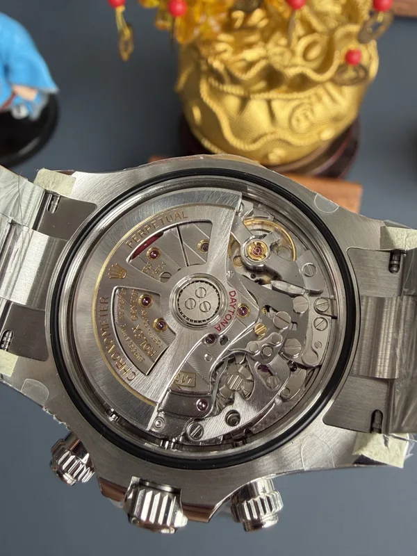 RW Factory Daytona 126500LN Panda, white dial, movement