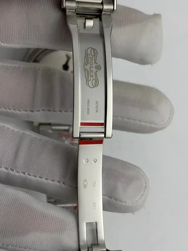 RW Factory Daytona 126500LN Panda, white dial, clasp, opened