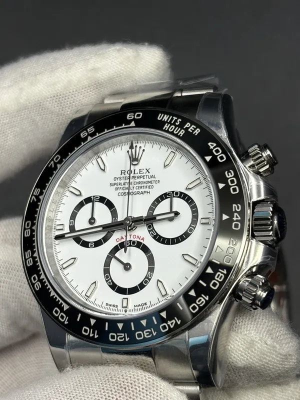 RW Factory Daytona 126500LN Panda, white dial, dial, angled from the left