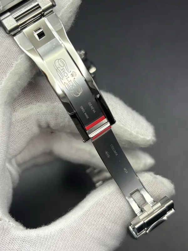 RW Factory Daytona 126500LN Panda, white dial, clasp, opened