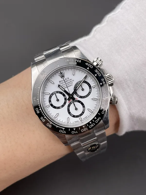 RW Factory Daytona 126500LN Panda, on the wrist