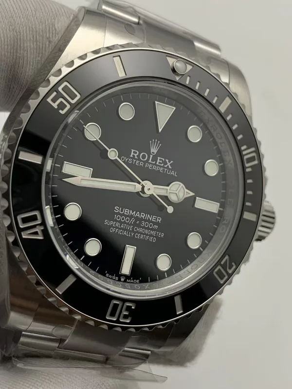 VSF Submariner No Date 124060, dial close-up, angled