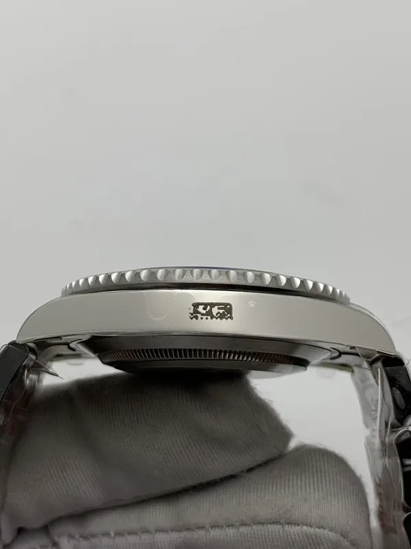 VSF Submariner No Date 124060, case profile, left side