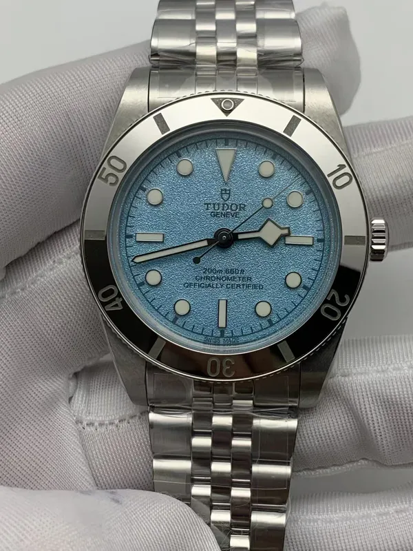 ZF Black Bay 54 37 mm, Lagoon Blue dial, steel bracelet, hands-on photo