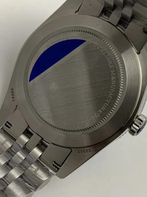 ZF Black Bay 54 37 mm, Lagoon Blue dial, steel bracelet, hands-on photo