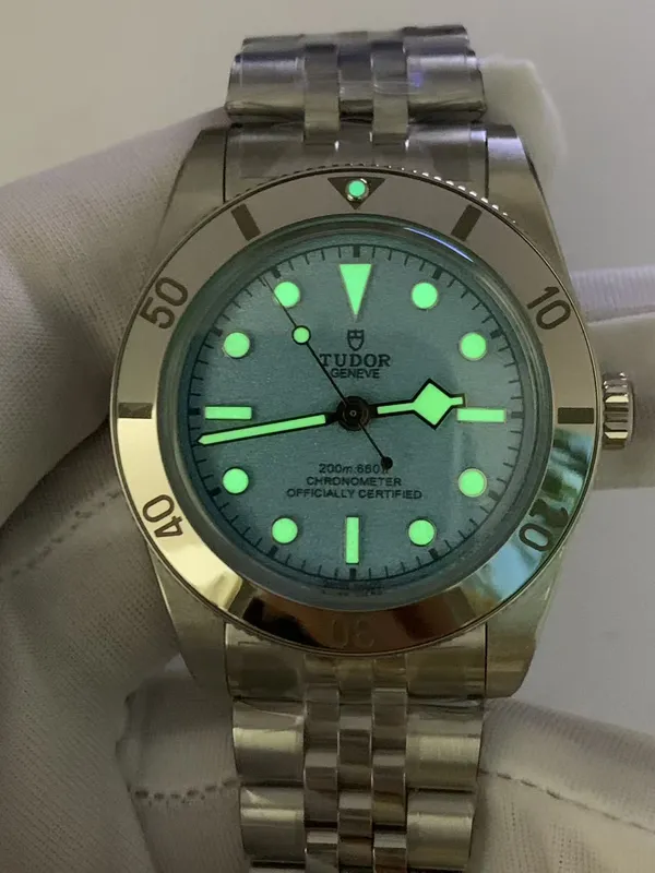 ZF Black Bay 54 37 mm, Lagoon Blue dial, steel bracelet, hands-on photo