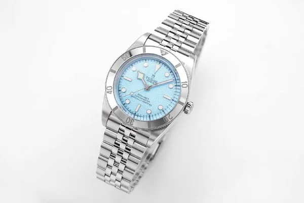 ZF Black Bay 54 37 mm, Lagoon Blue dial, steel bracelet, front view